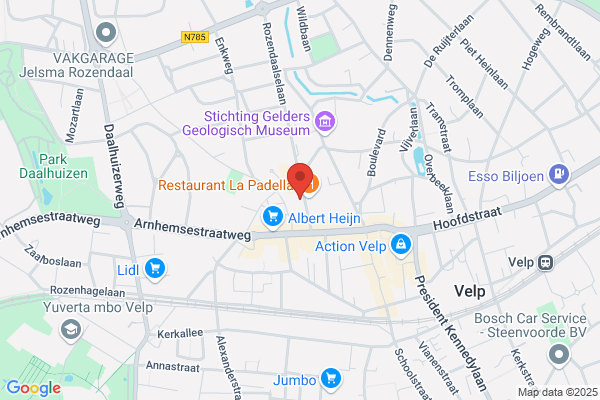 Maassen van den Brink Bedden en Woninginrichting
